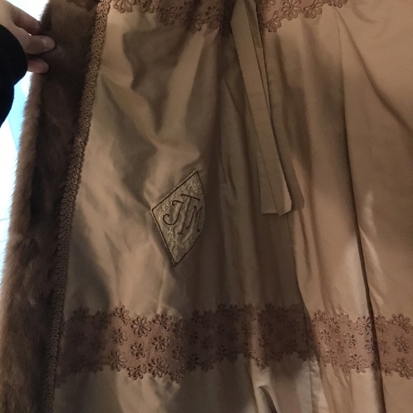 Knee length vintage fur coat - Picture 6 of 6